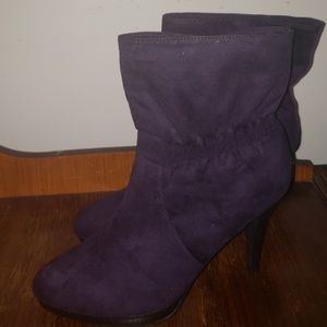 Purple suede boot